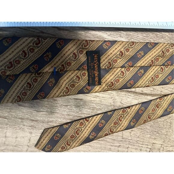 Vintage Yves Saint Laurent mens skinny necktie - Picture 5 of 5